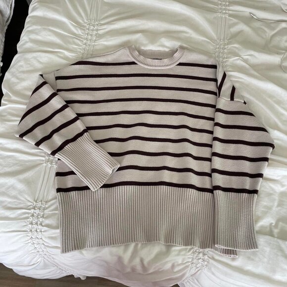 Striped Kendall & Kylie Evvie Oversized Sweater - Picture 8 of 8